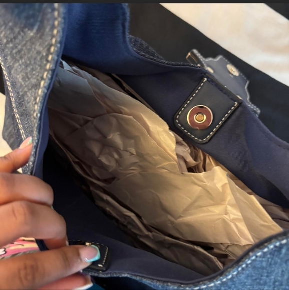 🍁🍂Like New TRUE RELIGION DENIM BAG - Picture 3 of 3